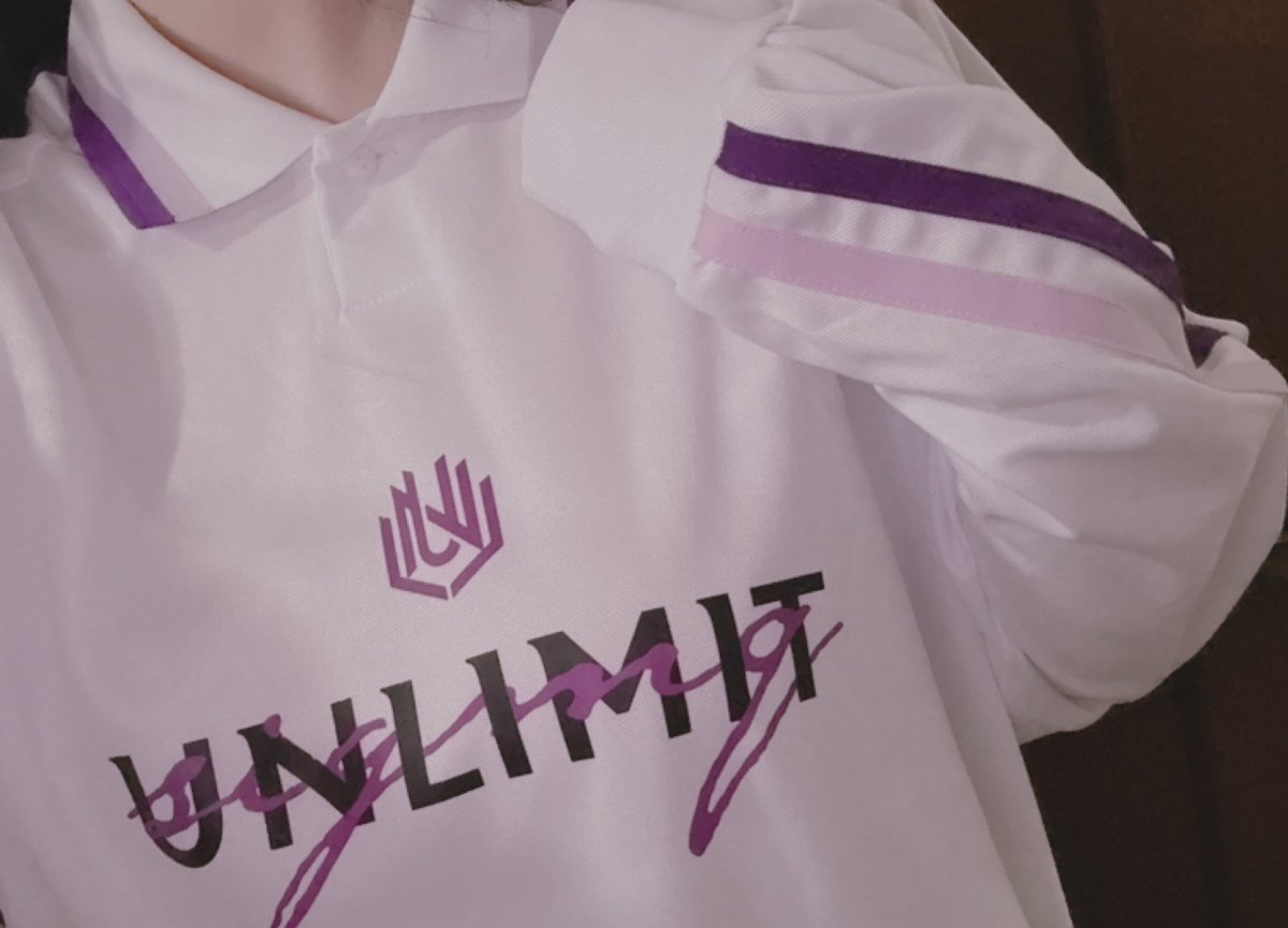 erenapex_io's tweet photo. UNLの最新のロングスリーブシャツ届いた🫶💜やっぱ白可愛い〰️生地も良いしこのラインが良すぎる💜現地応援できないのでお家でこれ着て応援📣するぞっ(ง •ૅ౪•᷄)ว 

#UNLWIN  #UNLIMIT https://t.co/QZGGjSR2vz