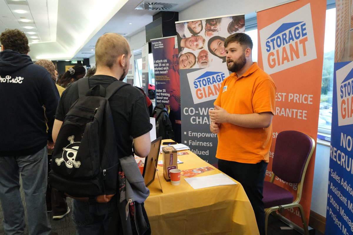 storagegiant's tweet photo. Yesterday, we had a great morning at the Swansea Seasonal Jobs Fair, meeting local jobseekers and talking about career opportunities at Storage Giant. 🧡

📩 Send your CV and cover letter to joinus@storagegiant.co.uk

#Recruitment #Careers #Swansea #JobsWales #Hiring
 #Careers https://t.co/1oioVzWkNM