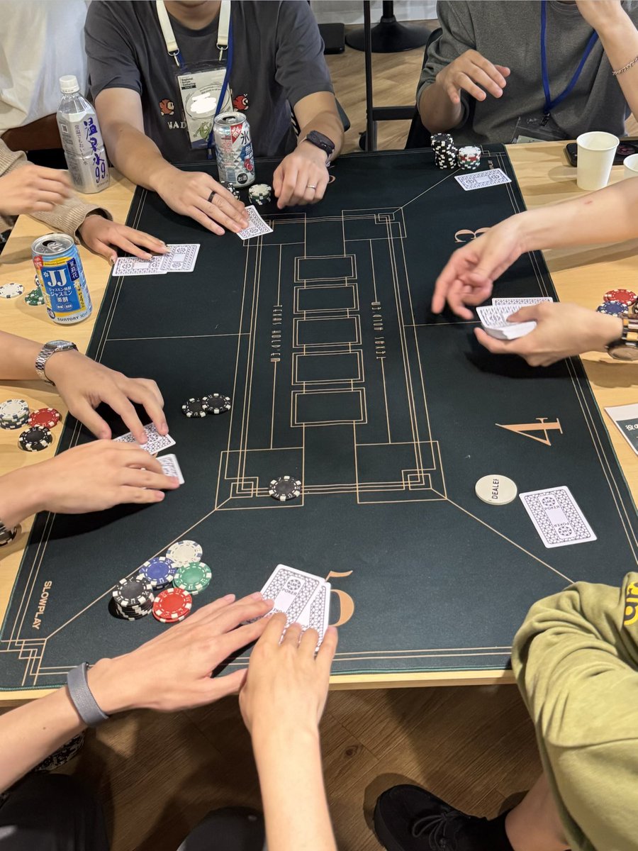 CodeCastInc's tweet photo. \ エンジニアポーカー交流会開催中🃏 /
スタートしました!!
経験者テーブル、大盛り上がり中です🔥
#CodeCast #エンジニア https://t.co/WppDCNkniB