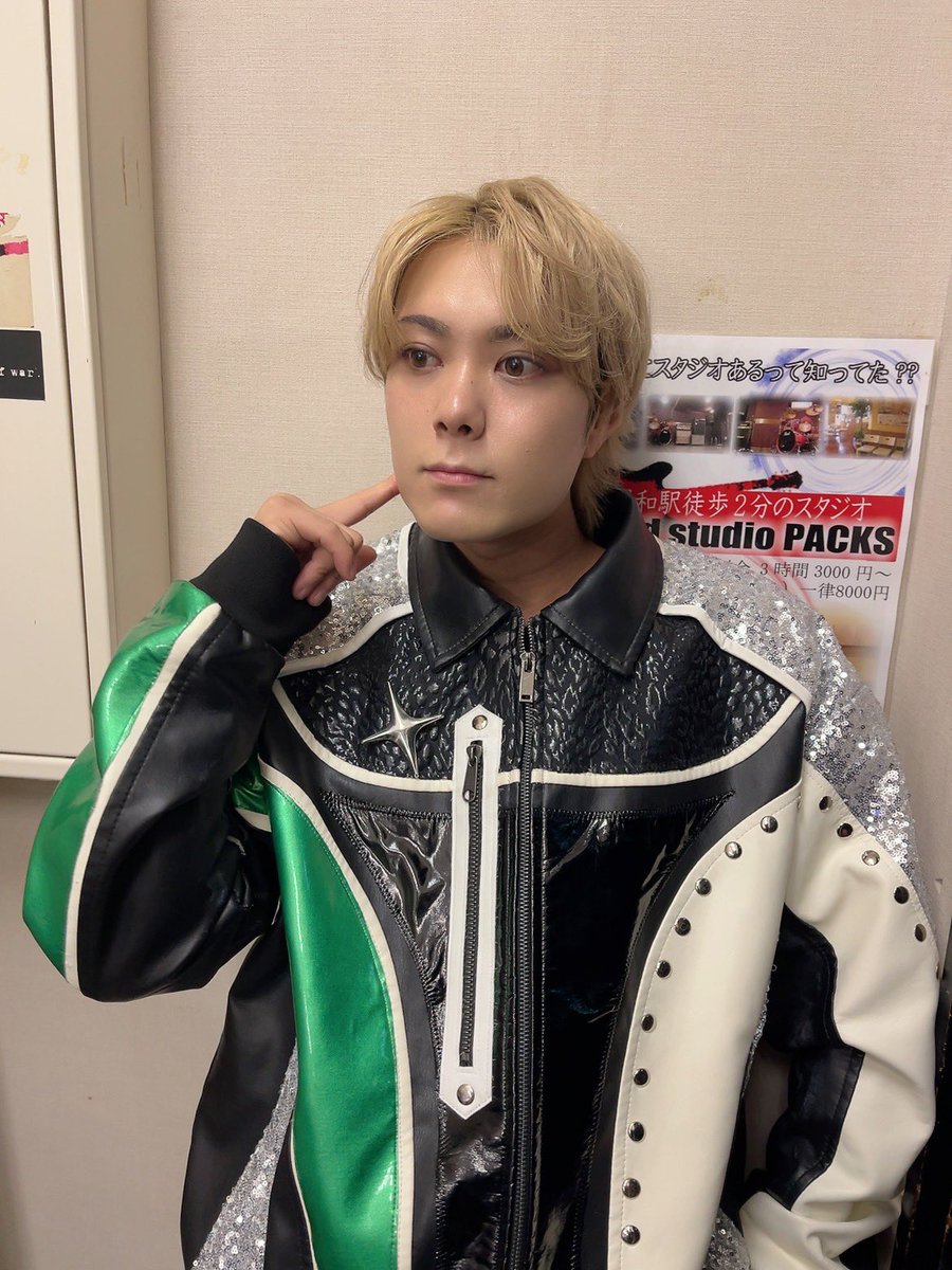 BINbaguuu's tweet photo. 9月ラストLIVEありがとう🫶
9月も濃かったね〜あっという間…
雨の日も多かったけどそれでも足を運んでくれるみんなに改めて感謝です☺️
9月もありがとう❗️
そしてお疲れ様でした‼️
とここで一句…ｶｶﾝｯ🎍

思い出は…ずっと…ずっと…あるもんねｯ…        

バスンッ‼️是非いいねお願いします🫡 https://t.co/eQpT6LVcFd