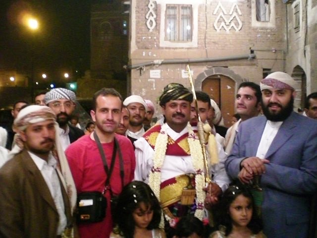 Lebi_Ca's tweet photo. Yemen’de bu oyuna “Bar” diyorlar… Dadaşların Hançer Barı gibi… #Yemen https://t.co/0LU6RL4qhM