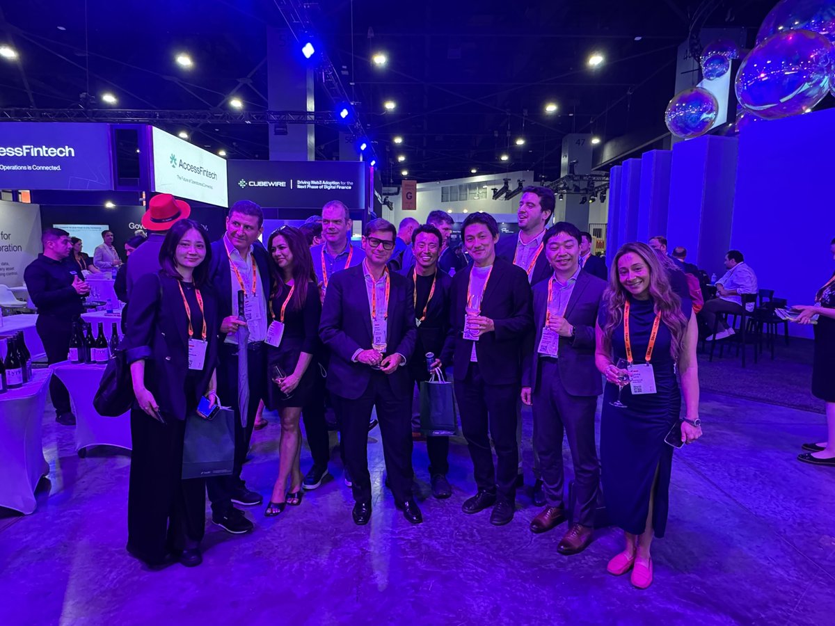 quantnetwork's tweet photo. It's day three at @Sibos, and there's still plenty of time to catch the Quant team.

A huge thank you to everyone who joined our welcome drinks reception last night. It was brilliant to see so many friends, partners and new faces in one room, and the conversations are still going strong on the show floor today.

From #tokeniseddeposits to #programmablesettlement and #treasury, there is lots to discuss this week. Our experts are ready to hear about your priorities and explore how #programmablemoney can work for your business.

📍 Come and find us at Stand DISL51 in the Discover Area. 

🎤 Don't miss our Meet the Experts session tomorrow at 1:45PM on why regions are racing to tokenise deposits.

#Sibos