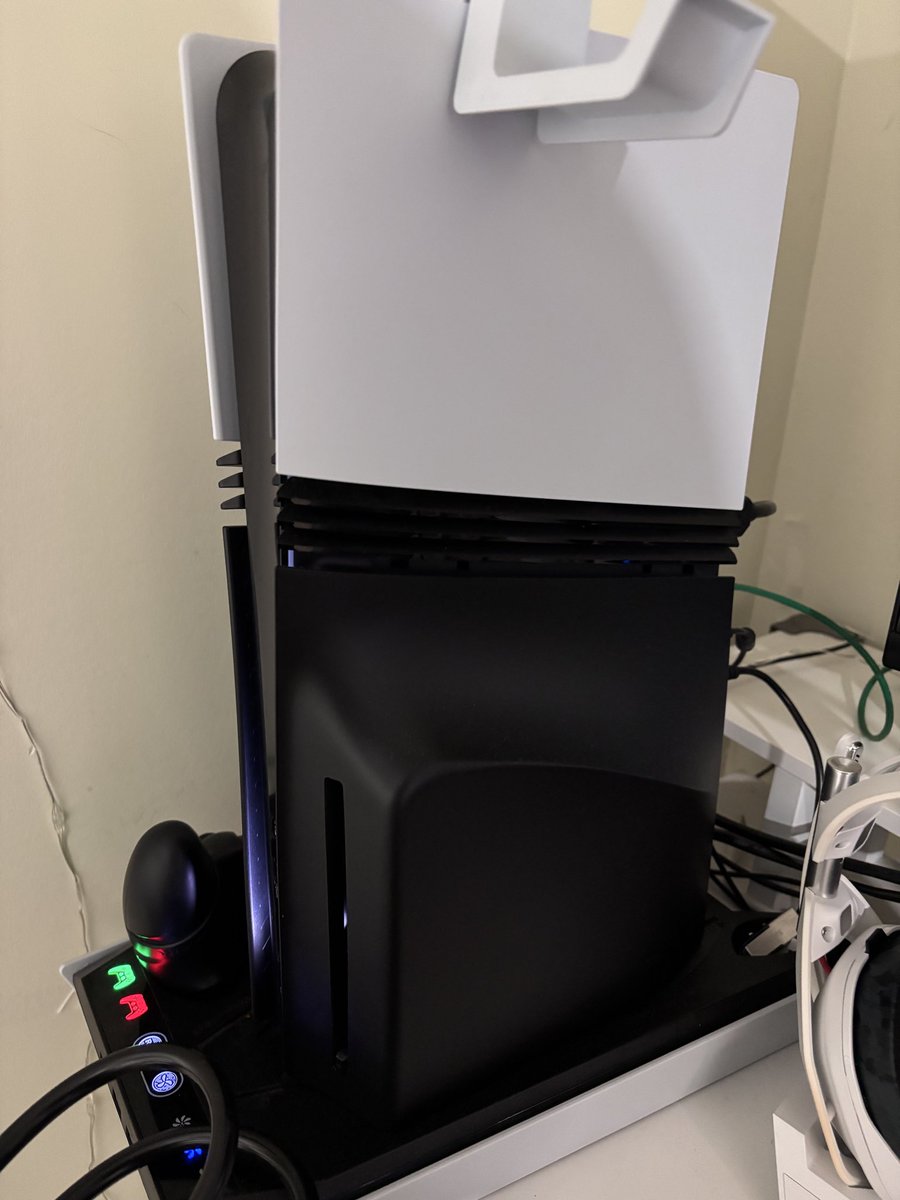 NSectorr's tweet photo. @ursRockrider I love playing games and thanks Playstation for all these years. Now time to move on and stop spending my money on PS store and start on Pc
#nodsiknobuy https://t.co/9kWzknxbxN