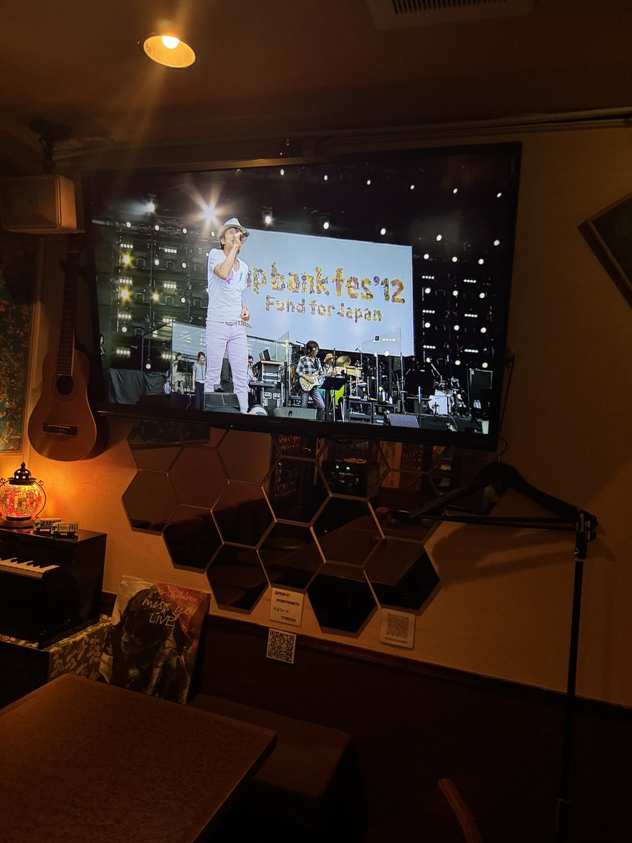 bar_peace's tweet photo. 『bar Peace』本日もオープンしました♪

https://t.co/SKiR2CEF9w

#心斎橋 #一人飲み  #カクテル #バー #cocktail #ミナミ #カラオケ #ミスチル #カラオケバー ＃桜井和寿 #barpeace #大阪 #ミスチル好き
#難波　#mrchildren https://t.co/xTq68DDXsH
