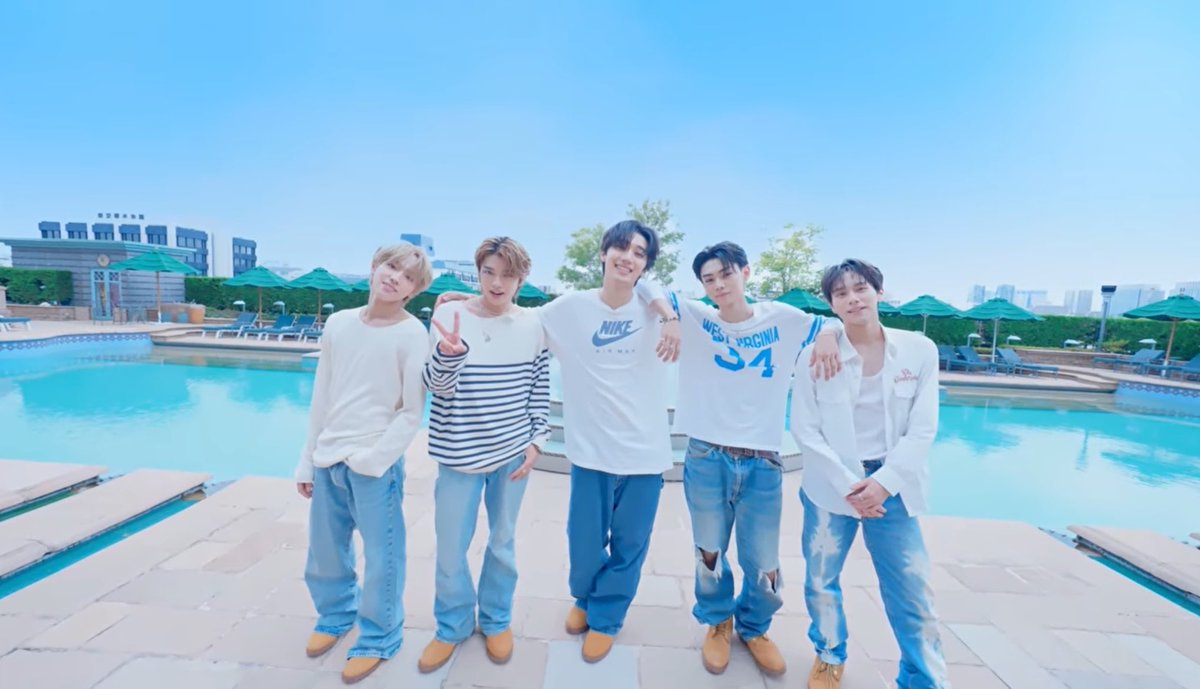 __1pypr's tweet photo. ほんま青色💙🩵似合うしプールなつかしいなあ；；；；
#WILDBLUE @wildblue_ykme https://t.co/8GaOEVJMTu