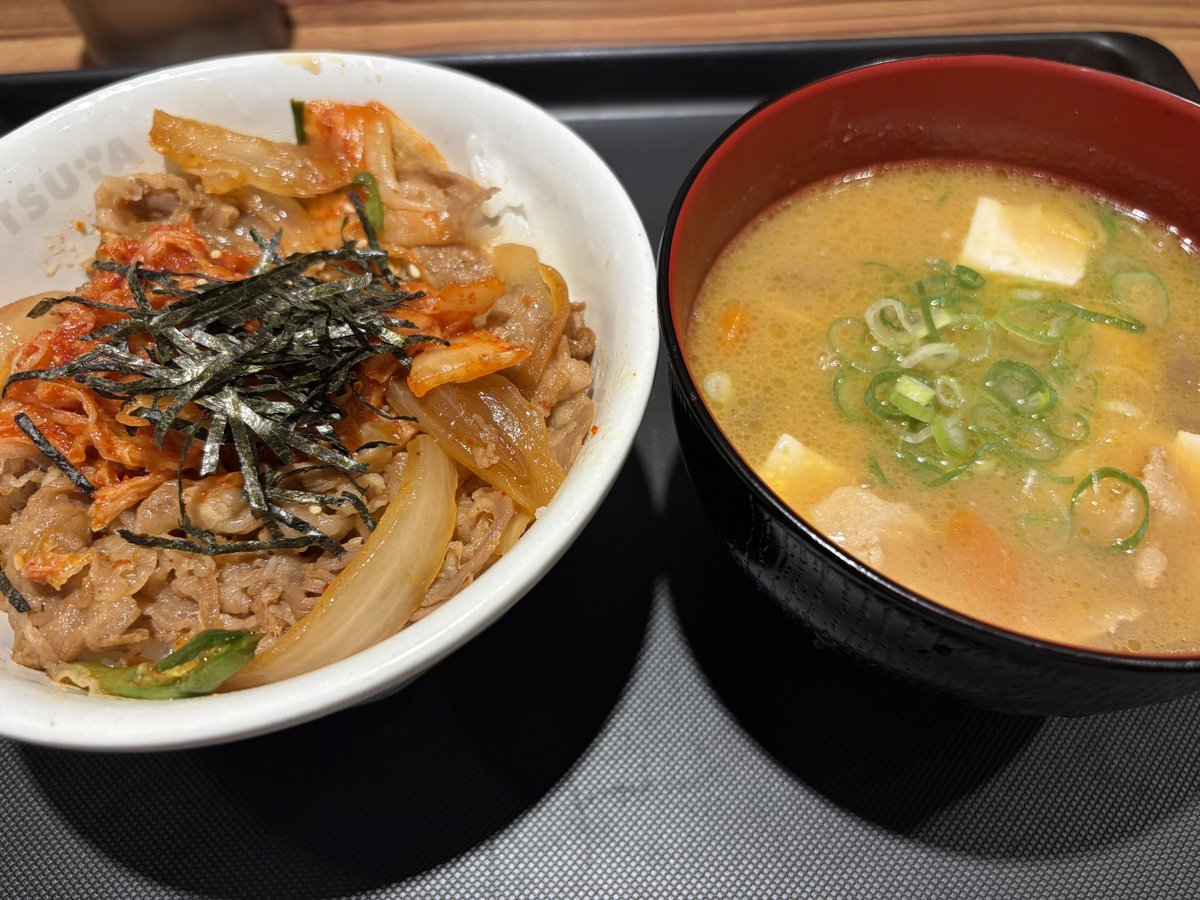 ki_kidny's tweet photo. ちょっと休憩、まだまだ仕事終わらないよ https://t.co/7HKunmthLY