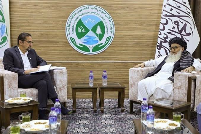 KabulTimesDaily's tweet photo. Mawlavi Matiul Haq Khalis, Director General of the National Environmental Protection Agency, in a meeting with Brutto Limercois, UNAMA Deputy Representative, discussed environmental challenges and climate change. https://t.co/1YnPld6RzV