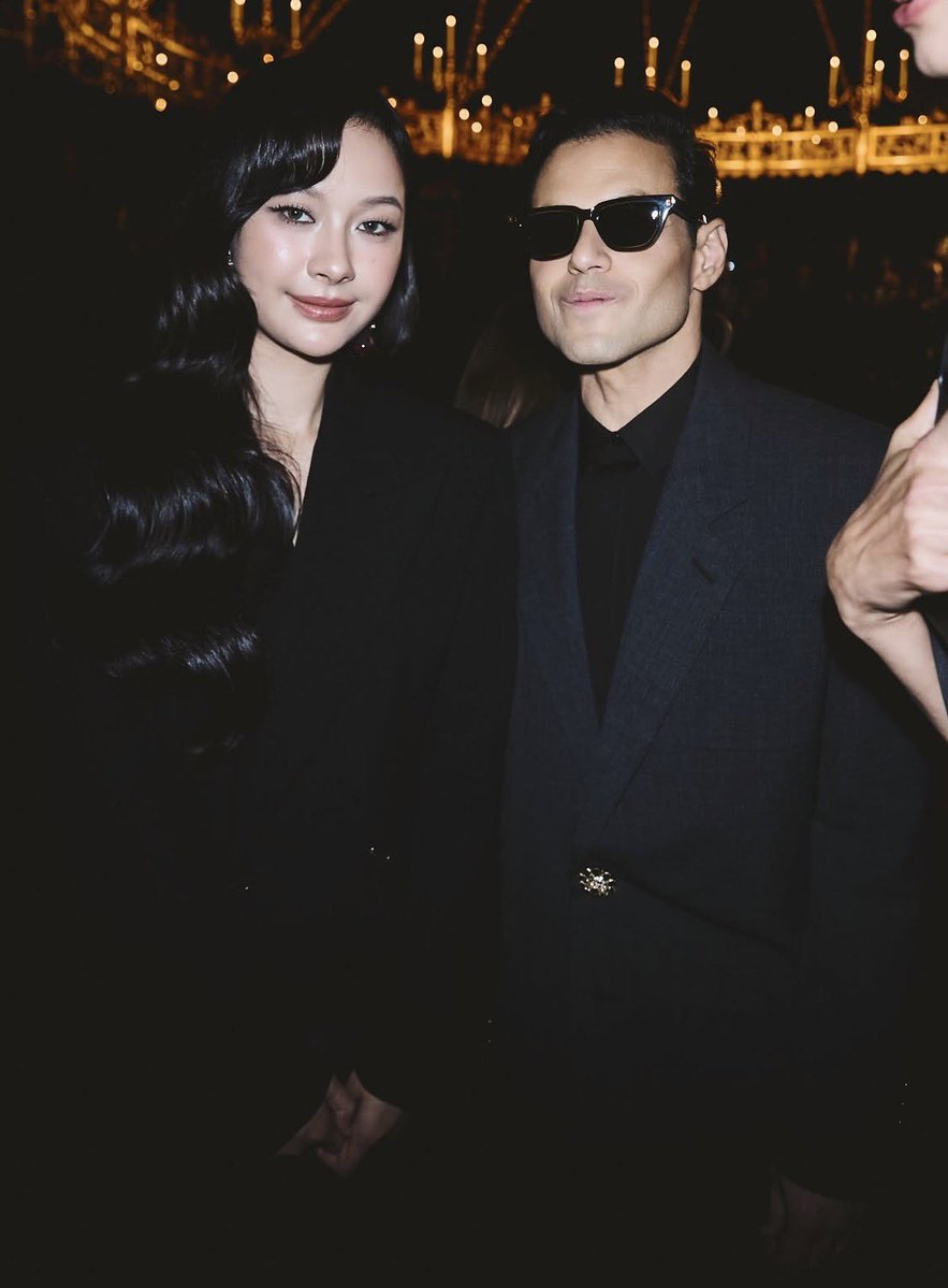 GirlsLoveTR's tweet photo. Milk ve Rami Malek

MILK PANSA SHINE PFWSS27
#YSLxMilkPansa 
#MilkPansa https://t.co/MZxIvNEc31