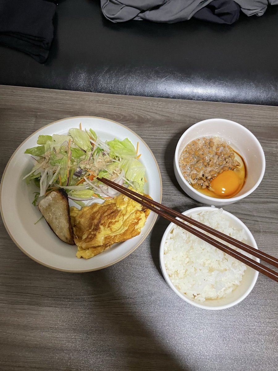guerrilla_gau's tweet photo. なんも悪いことしてないのに腹痛い
今日の食事これやぞ https://t.co/oU8p0IcC23