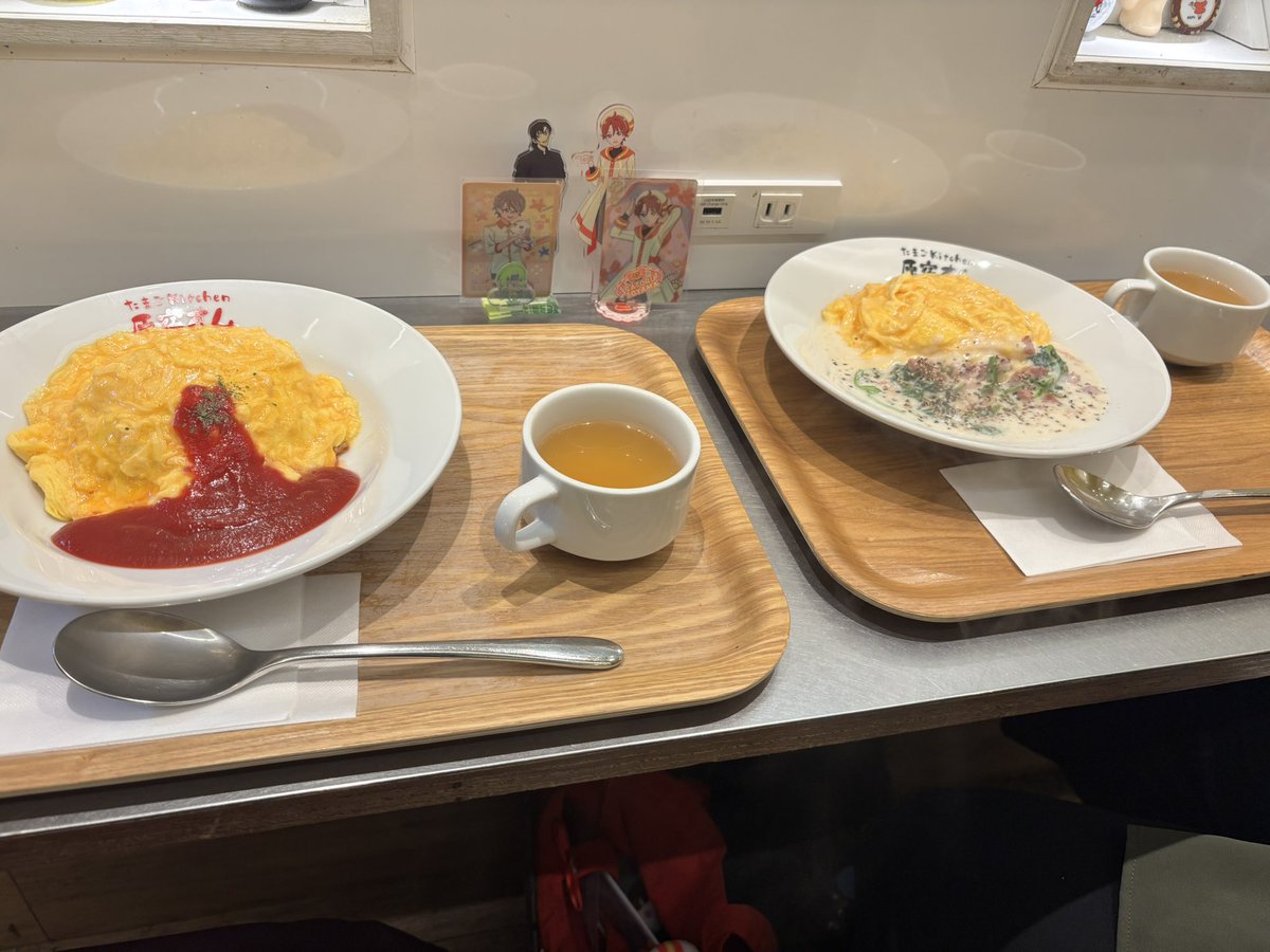Enu__0516's tweet photo. これ全部平らげた後に足りなくてオムライス食べたっていう食欲やばかった話もしておくね https://t.co/pDujdtqmDs
