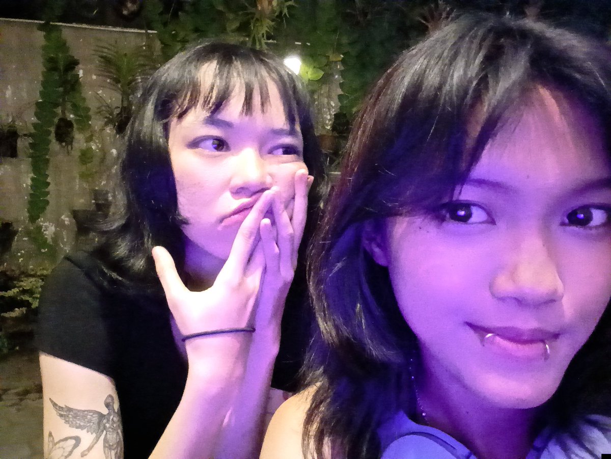 chewygotlost's tweet photo. @notsoberwell selfie bersama istriku di saorsa https://t.co/zUvJ9pvO1T