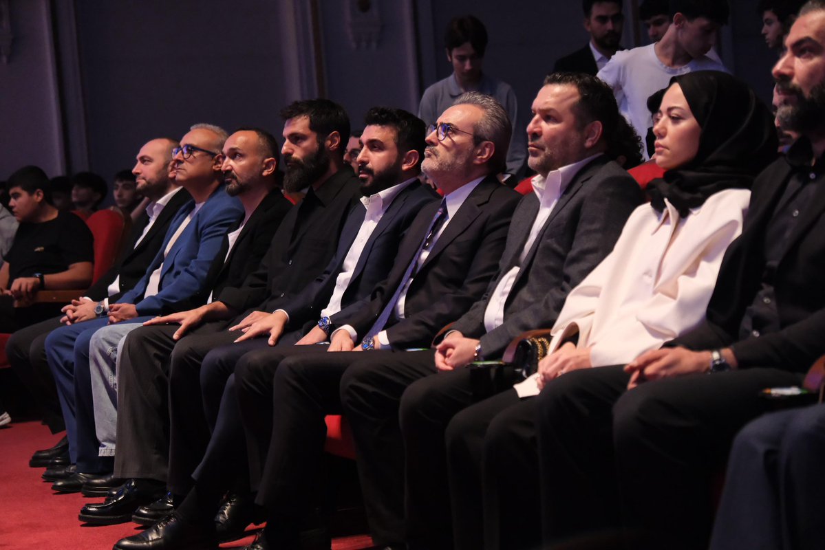 ibrahim_besinci's tweet photo. 📍Grand Pera | Emek Sahnesi

“Sözler çarpışsın, fikirler yarışsın!” diyerek Türkiye Münazara Yarışmamızın lansman programını gerçekleştirdik. 🙌

8️⃣1️⃣ İlde
1️⃣0️⃣.5️⃣0️⃣0️⃣ Takım
2️⃣1️⃣.0️⃣0️⃣0️⃣ Öğrenci ile fikrin, hitabetin ve gençliğin iddasının sahnesi yeniden kuruluyor! https://t.co/axWywI8nRs