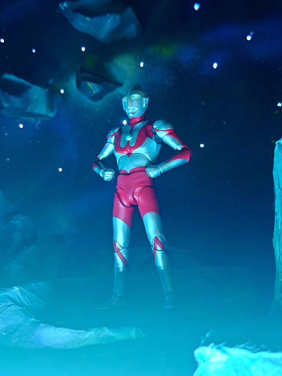 Hhs9Ww's tweet photo. #大人の撮影大会
お題「自然体」

ウルトラマン
大胸筋を張る
自然体のポーズ https://t.co/eujWLCbcGM