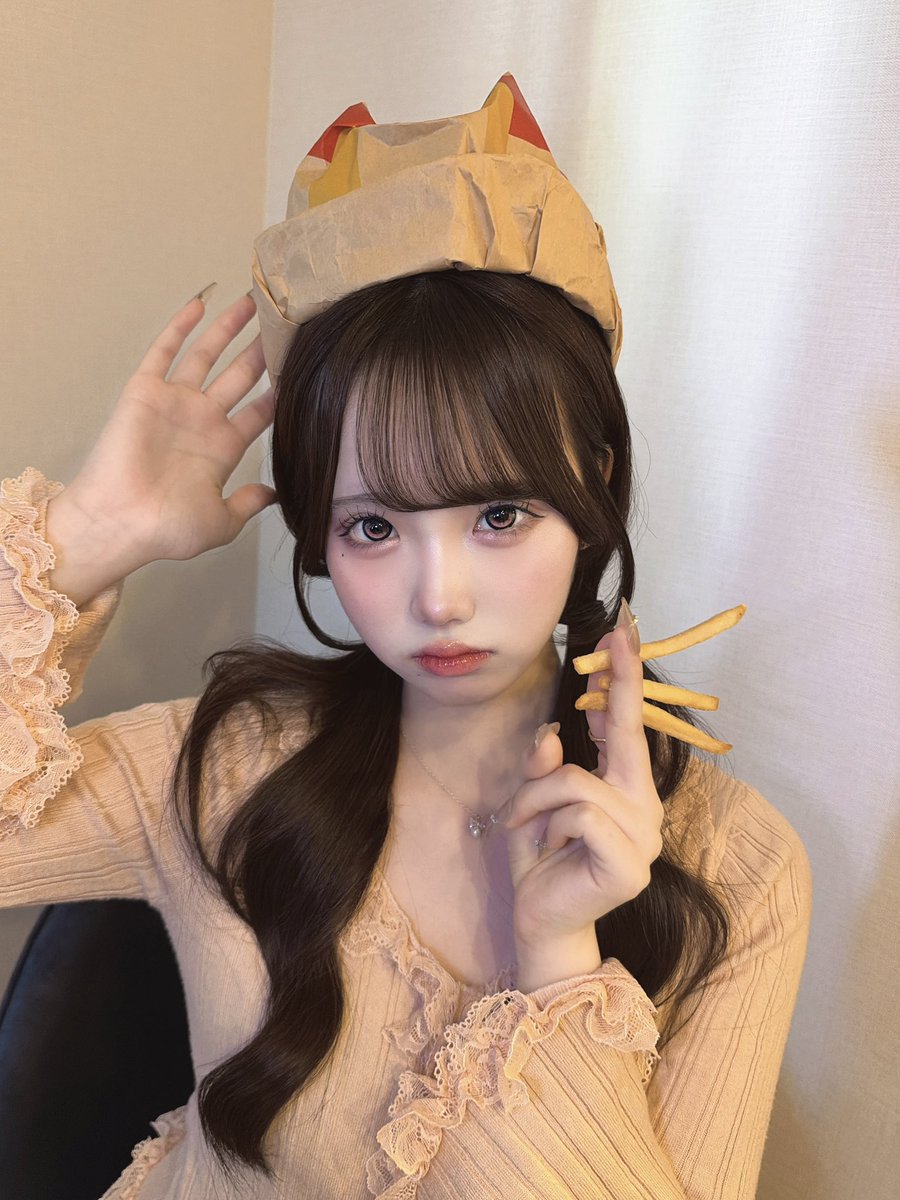 miona_10_17's tweet photo. みおにゃ飼いますか？𐄑𐅁̂ ⩊፟ ̂𐅀𐄑🍟💕 https://t.co/IWP3Vcpm1P