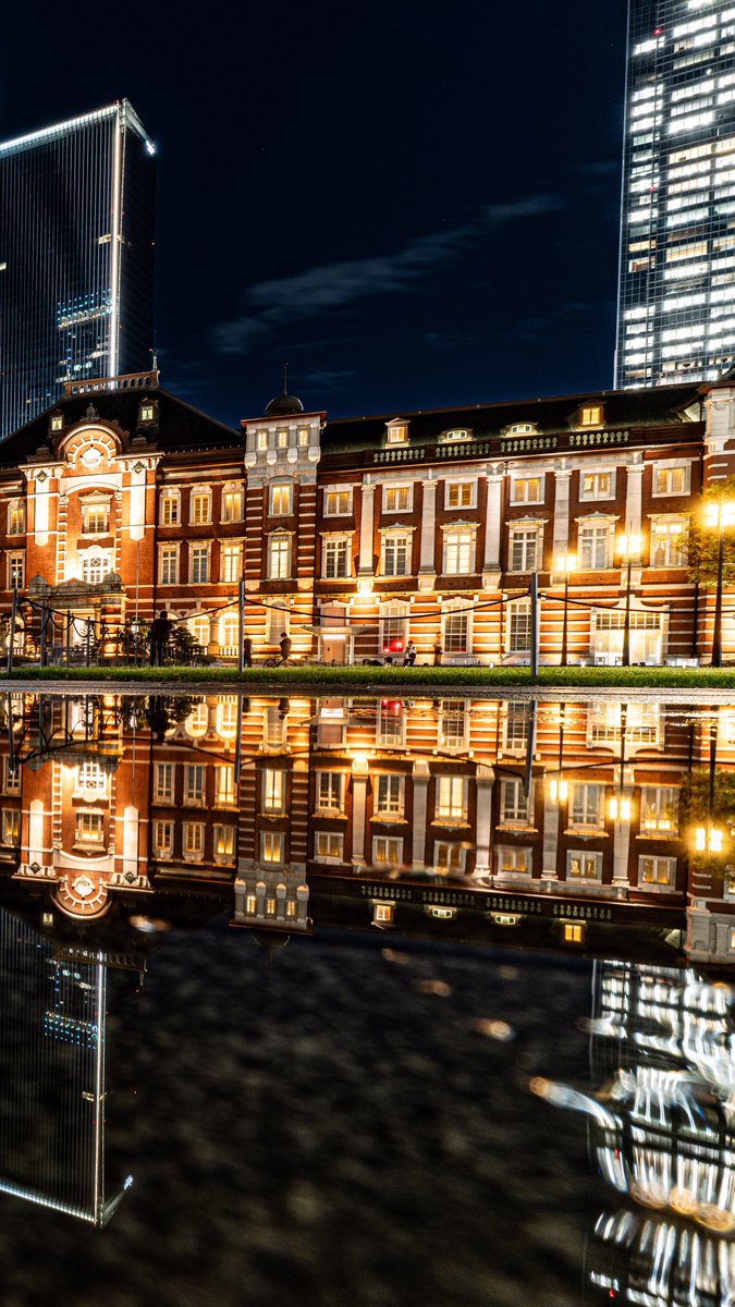 eternaI_night_'s tweet photo. 水面に映る東京駅の夜景 https://t.co/03LnRTbAac
