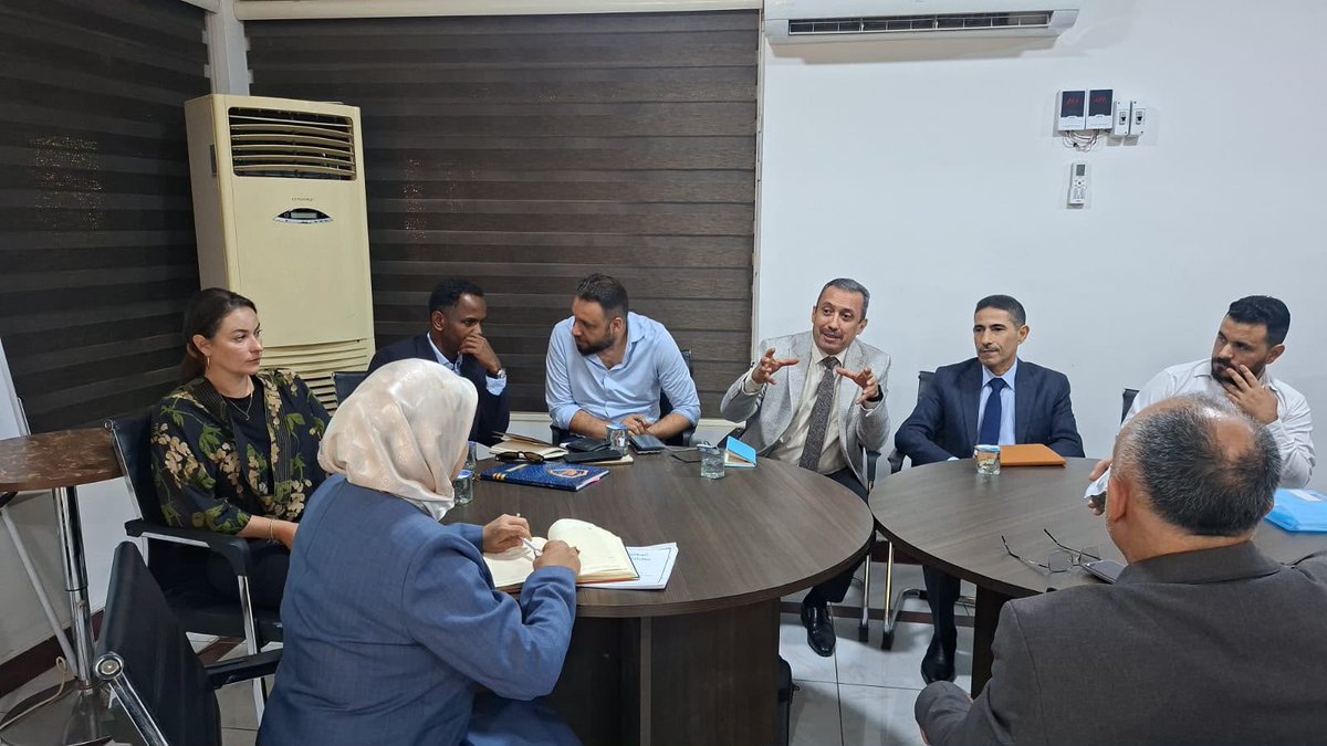 WHOIraq's tweet photo. شاركت منظمة الصحة العالمية في العراق، اليوم، في اجتماع لجنة الصحة الواحدة، الذي عقدته وزارة الصحة بحضور ممثلين عن وزارتي الزراعة والبيئة، والمؤسسات الأكاديمية، ومنظمة أطباء بلا حدود – سويسرا، لمناقشة مقاومة مضادات الميكروبات.

ركز ��لاجتماع على متابعة تنفيذ الخطة الوطنية لمكافحة مقاومة مضادات الميكروبات للأعوام 2026–2030، وتنسيق أدوار القطاعات والشركاء في الأنشطة المرتقبة للأسبوع العالمي للتوعية بمقاومة مضادات الميكروبات.

WHO Iraq participated today in a One Health Committee meeting convened by the Ministry of Health, bringing together representatives from the Ministries of Agriculture and Environment, academic institutions, and Médecins Sans Frontières (MSF) Switzerland to discuss antimicrobial resistance (AMR).

The meeting focused on following up on the implementation of the National Action Plan on Antimicrobial Resistance 2026–2030 and coordinating the roles of sectors and partners in activities planned for World AMR Awareness Week.