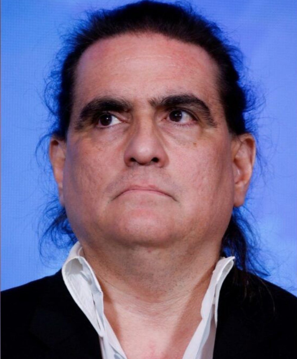 Alienimortal26's tweet photo. Apresento humildemente a você meus queridos Seguidores.

Alex Saab 
O cara que vai derrubar o Lula/PT 
/STF/e toda quadrilha brasileira.

Gravem esse nome 
Pois esse Twister será apagado em 
Alguns minutos.

Bônus:Flávio Bolsonaro já é presidente 
Do Brasil. https://t.co/wRvfyrYoXP
