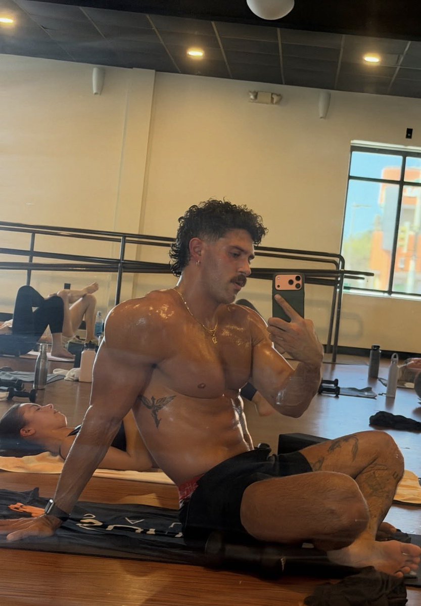 jxkeraddict's tweet photo. early morning workout. https://t.co/m75ay32y3K