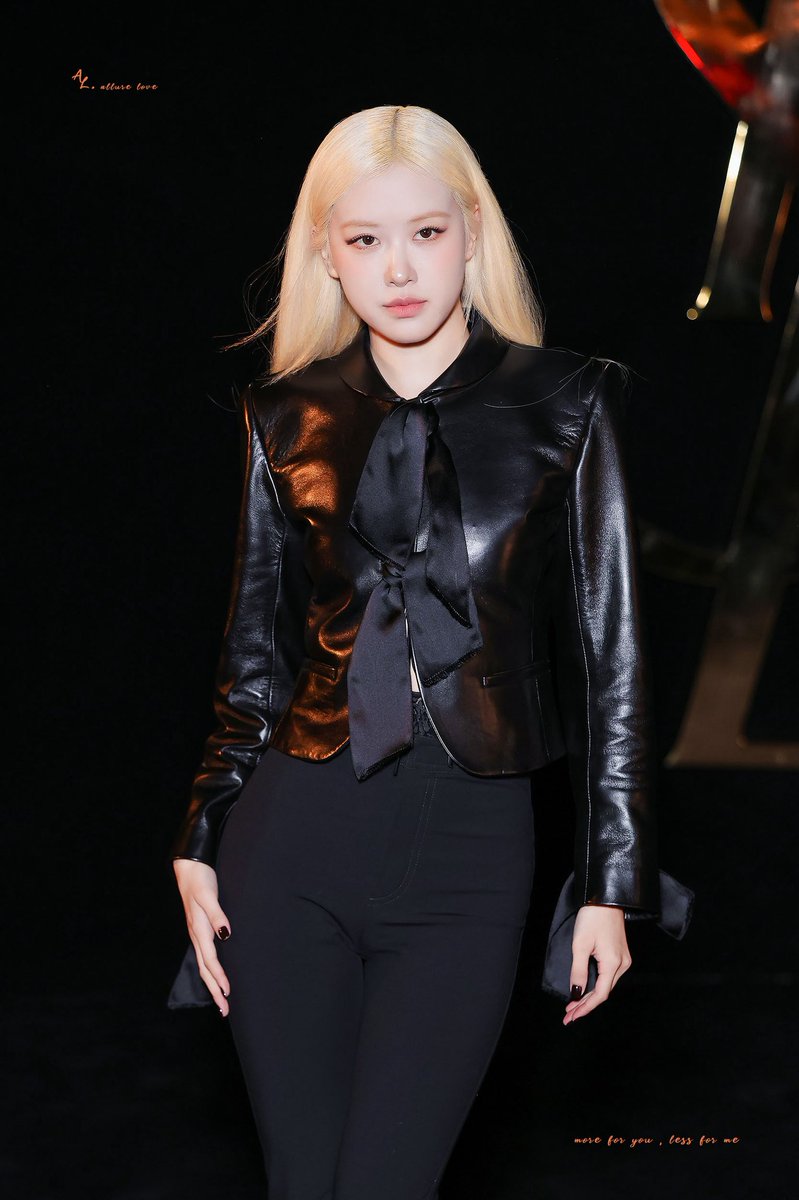 allurelove_rose's tweet photo. 🖤

#로제 #ROSÉ 
#ROSÉXSAINTLAURENTSS27 
#PARISFASHIONWEEK 
#SAINTLAURENT
@numberoneHQ https://t.co/rXRcvMLoqp