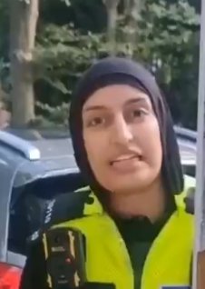 Danielo83's tweet photo. Regardez comment le Londonistan s’est épanoui. Désormais, de telles créatures dictent ce que les enfants sont autorisés à regarder et ce qu’ils ne sont pas !!! https://t.co/5i5ISceerE