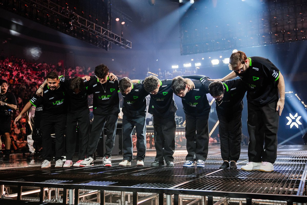 LOUDgg's tweet photo. Jogo abaixo do potencial que já provamos ter.

Seguimos na caminhada rumo aos playoffs e voltaremos ao palco do Champions Shanghai no domingo.

Obrigado pela torcida!

#goLOUD https://t.co/GQqxIeQl1i