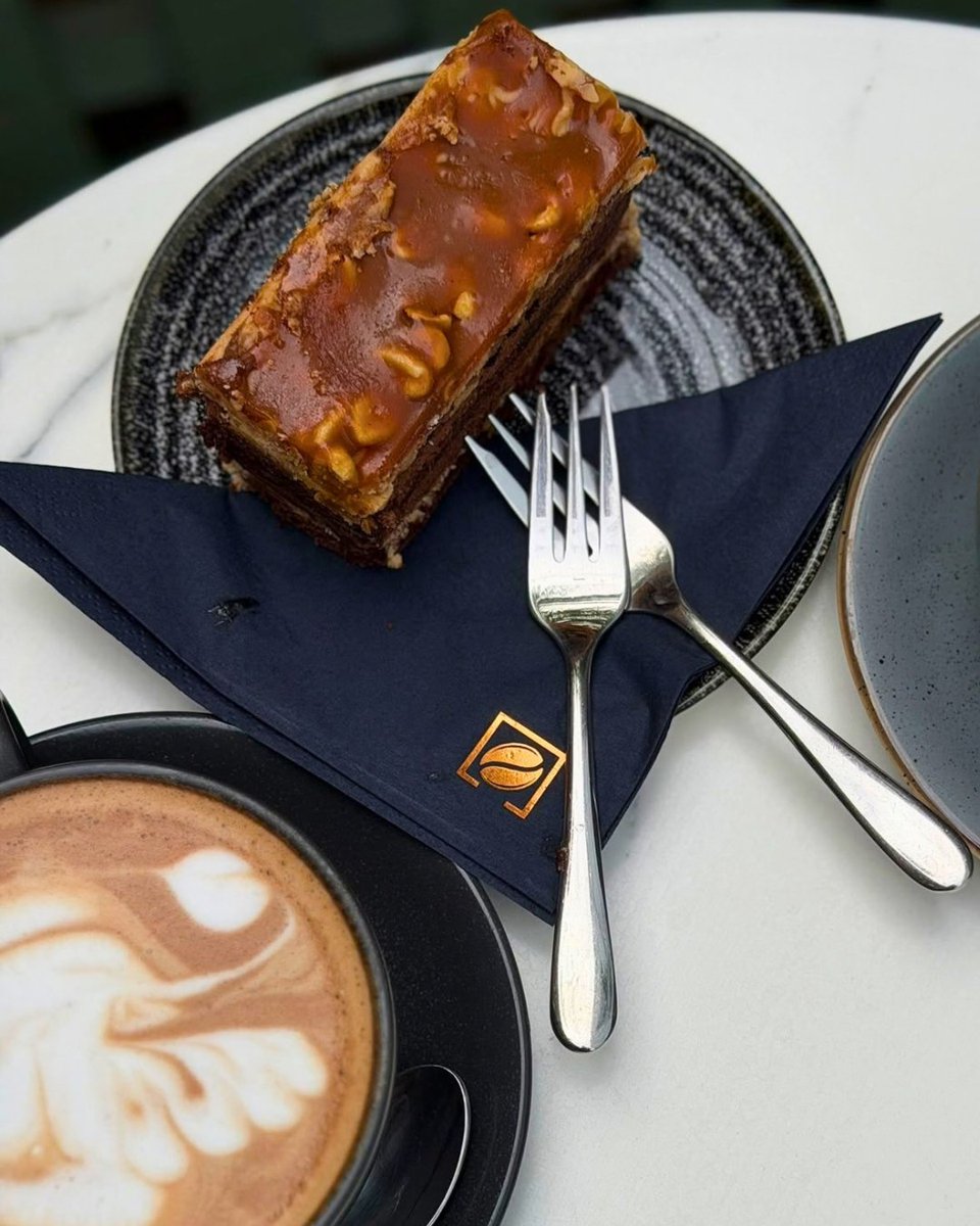 ProjectCoffeeUK's tweet photo. Midweek Mocha and a sweet treat? 😉
With a slice of Peanut Butter Stack cake, it's a match that's hard to beat!
Visit 📍 #ProjectCoffee #TadpoleGardenVillage #Swindon https://t.co/0bUtbKsvtY