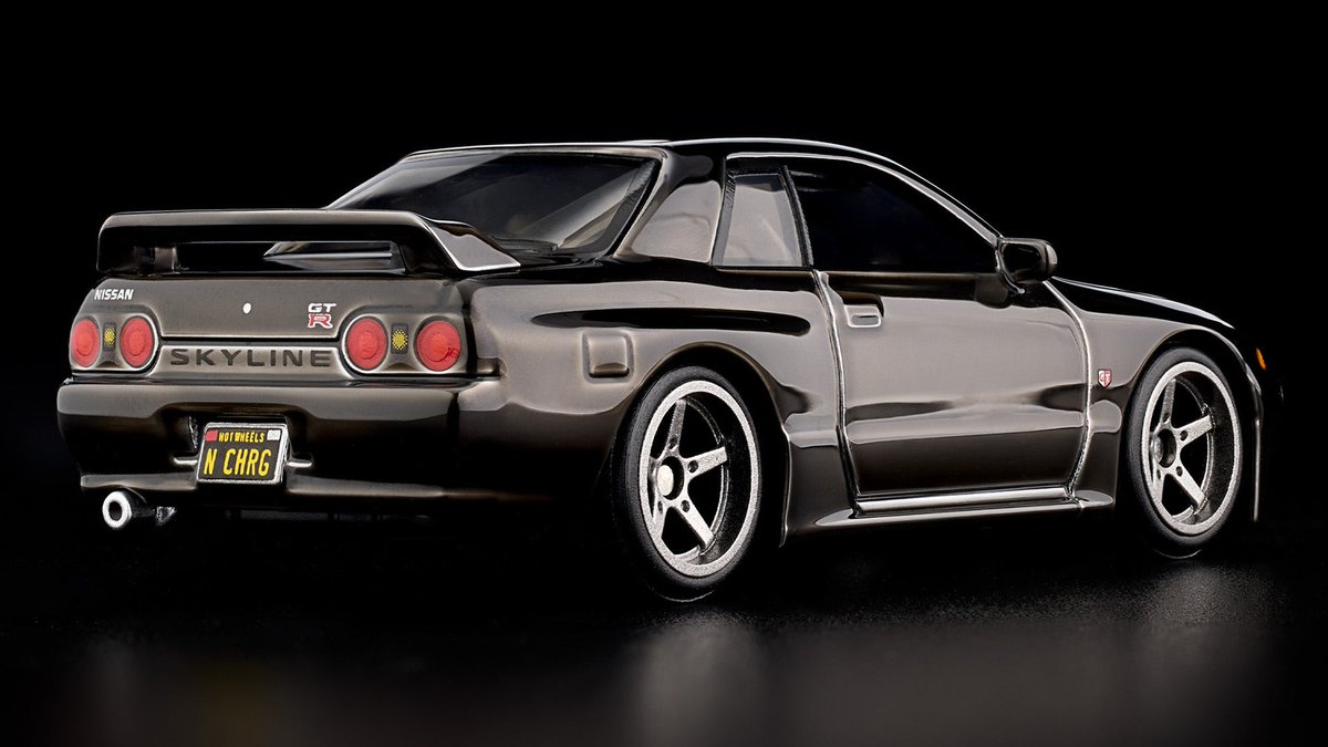 followtreasures's tweet photo. Hot Wheels gives the Skyline GT-R a slate finish, an opening hood and an N CHRG plate. A closer look at the new RLC BNR32.
https://t.co/EEG7wGM4Rz

©2026 Mattel. https://t.co/rtTIwwEtcT