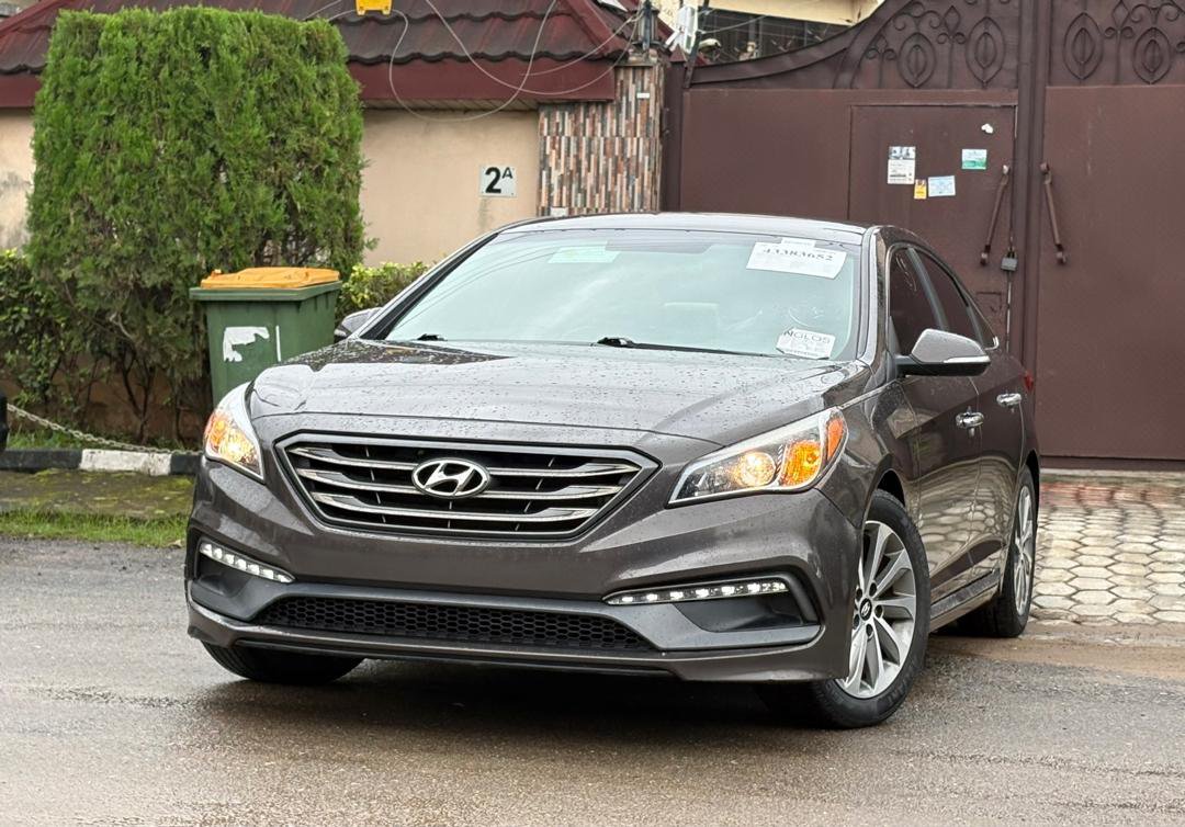 Leeautox_import's tweet photo. One of our best selling cars is Hyundai.
Especially from our Nigerian customers.
This 2016 Hyundai sonata 
016 sport
Push to start
BSM is available for 
13,500,000

Who want?
Send a dm now.
Dont snooze

#hyundai 
https://t.co/kZ76wQGPCq https://t.co/io3KCD1mop