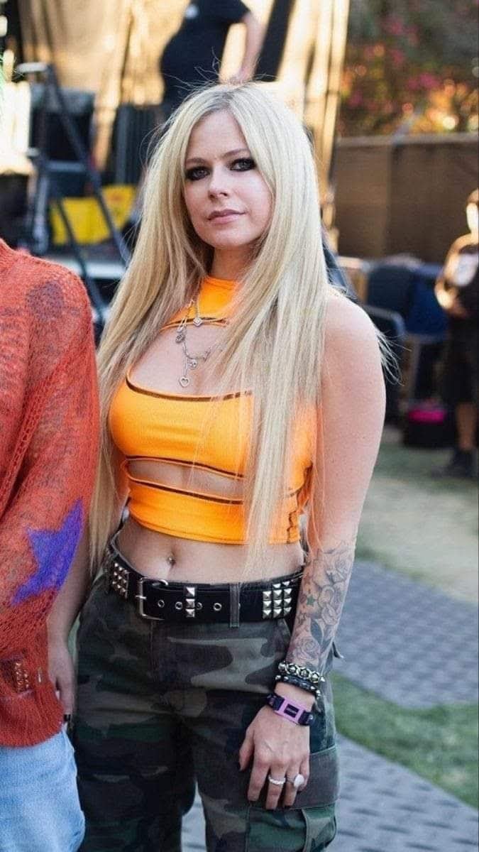 werthro's tweet photo. Avril Lavigne. https://t.co/Yg7GYrr8Sn