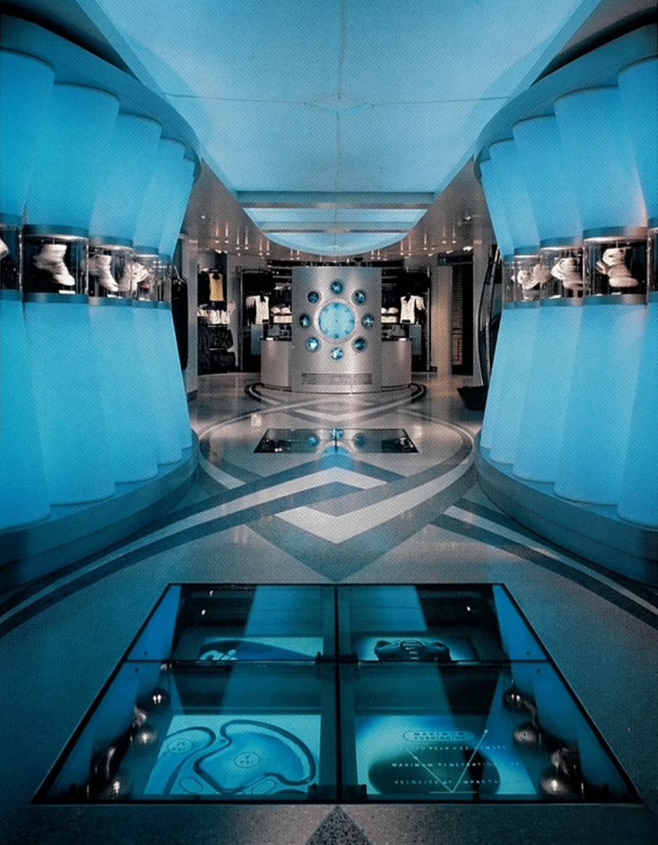 luusssso's tweet photo. The incredible interiors of NikeTown NYC // 1997

 Y2K Techno Futurism at its peak https://t.co/BYjHxHL8uv