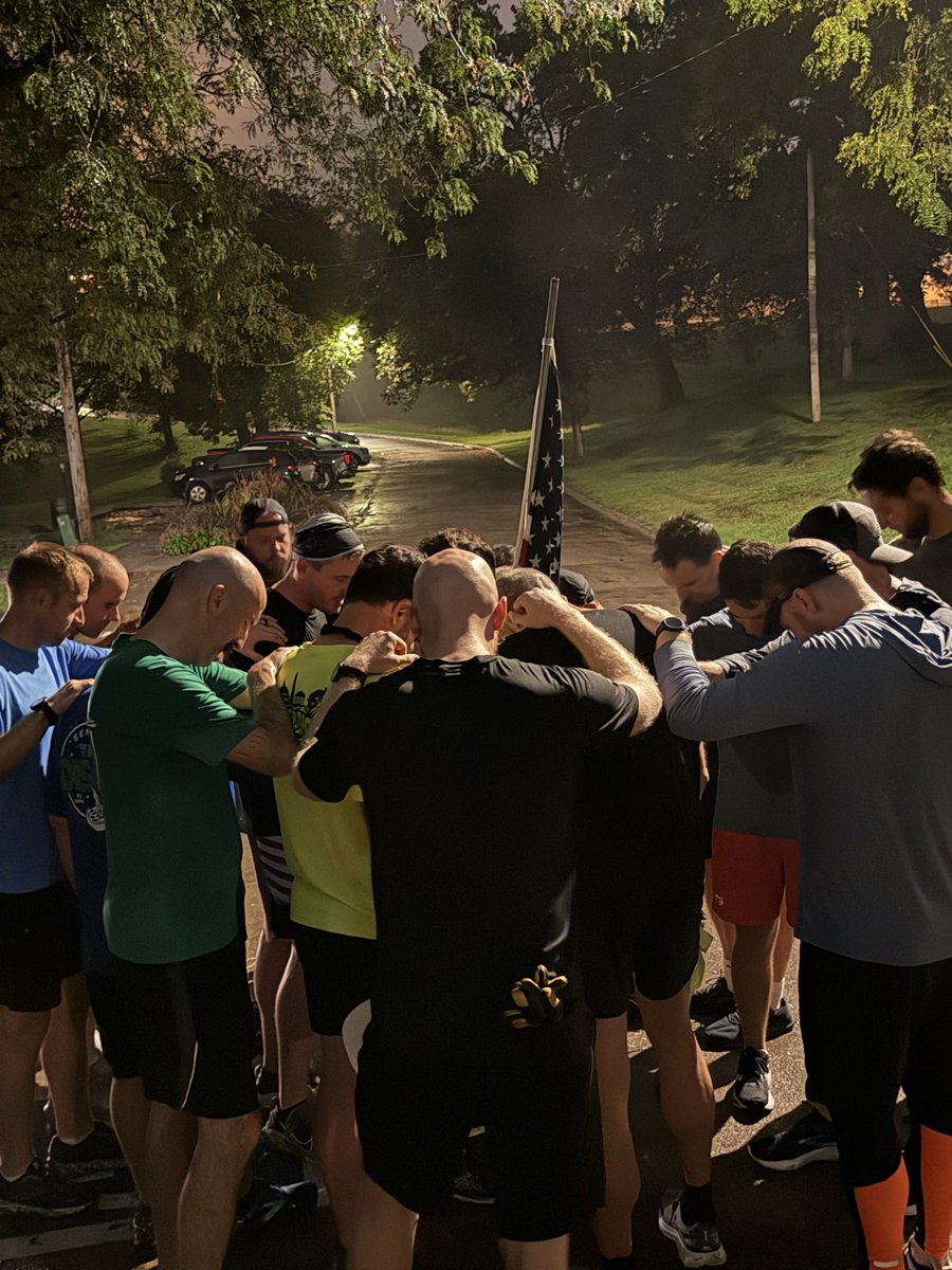 F3Omaha's tweet photo. The leadership torch @F3BeverlyHills has officially been passed!

Thank you West Ham for your leadership of this dark and hilly AO. 

Thank you Fabio for accepting the 🇺🇸 and your willingness to share that head of hair out in the gloom 

#shovelpass
#FreedToLead https://t.co/FnNQWKpK0W