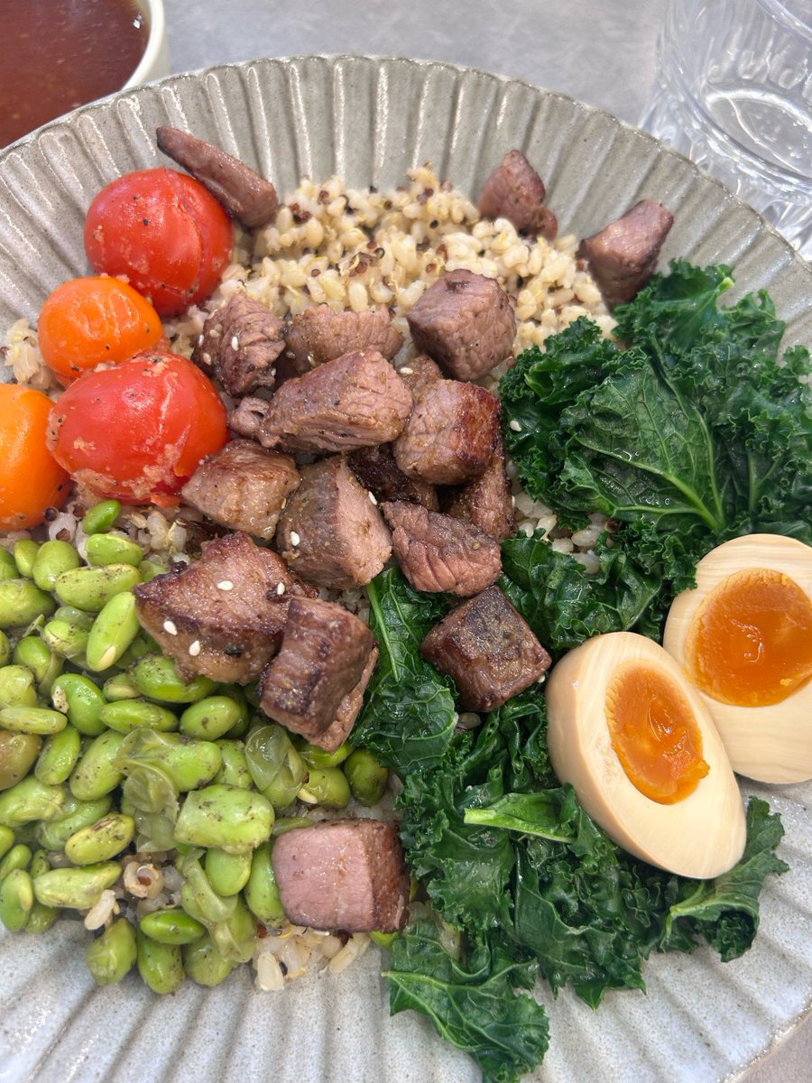 ericamass_493's tweet photo. Lunch with crispy布嚼胃纷？Wait no, a light meal with a bit of crisp bite and warm vibe, totally满足！ https://t.co/qfBvJ56INf