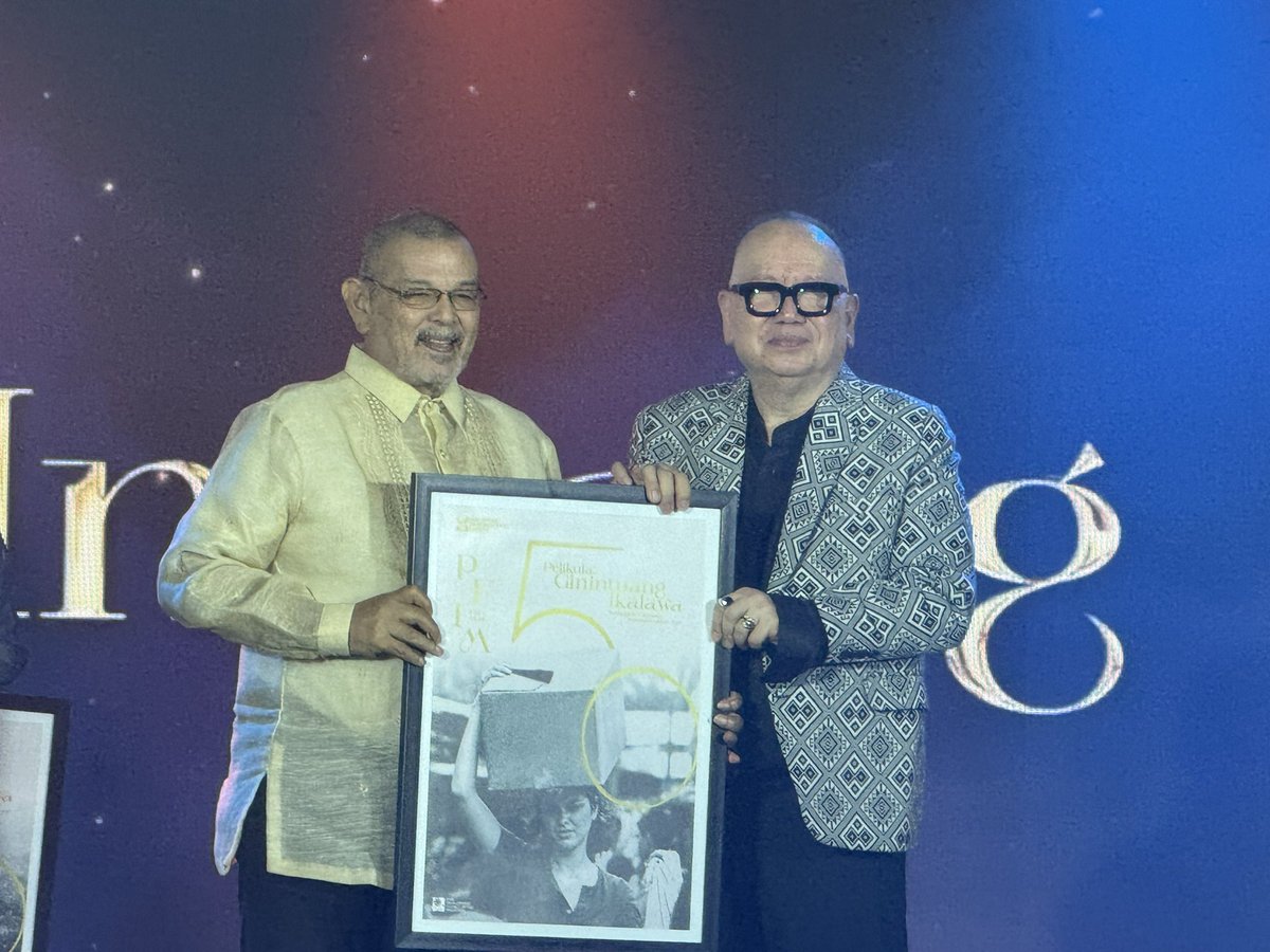 mjfelipe's tweet photo. LOOK: Philippine movie icons like Charo Santos, Gloria Diaz, Elizabeth Oropesa and Rez Cortez received commemorative posters of their iconic films that made a huge impact in many generations. 

"Itim" - Charo Santos 
"Insiang" - Rez Cortez 
"Tatlong Taong Walang Diyos" - 
"Minsa'y Isang Gamu-Gamo" - Ian de Leon for Nora Aunor
"Nunal sa Tubig" - Elizabeth Oropesa 
"Ganito Kami Noon, Paano kayo Ngayon" - Gloria Diaz