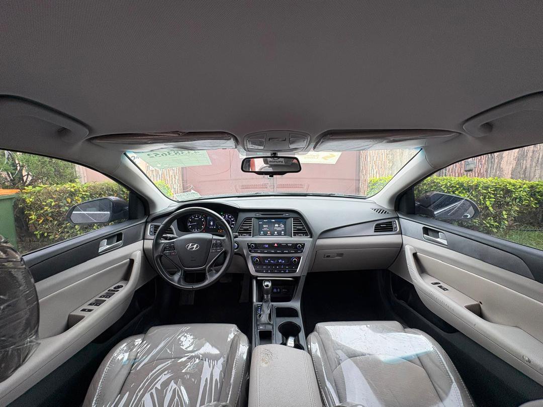 Leeautox_import's tweet photo. One of our best selling cars is Hyundai.
Especially from our Nigerian customers.
This 2016 Hyundai sonata 
016 sport
Push to start
BSM is available for 
13,500,000

Who want?
Send a dm now.
Dont snooze

#hyundai 
https://t.co/kZ76wQGPCq https://t.co/io3KCD1mop