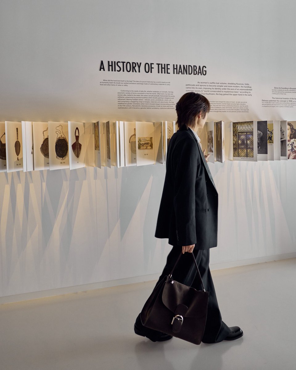 bailainknpverse's tweet photo. Delvaux's timeless heritage meets Namping Napatsakorn's unique charm.

A DELVAUX MOMENT WITH NAMPING

#NampingxDelvaux
#Delvaux
#nampingster
@nampingnapat @Delvaux https://t.co/PR2o1QmaUm