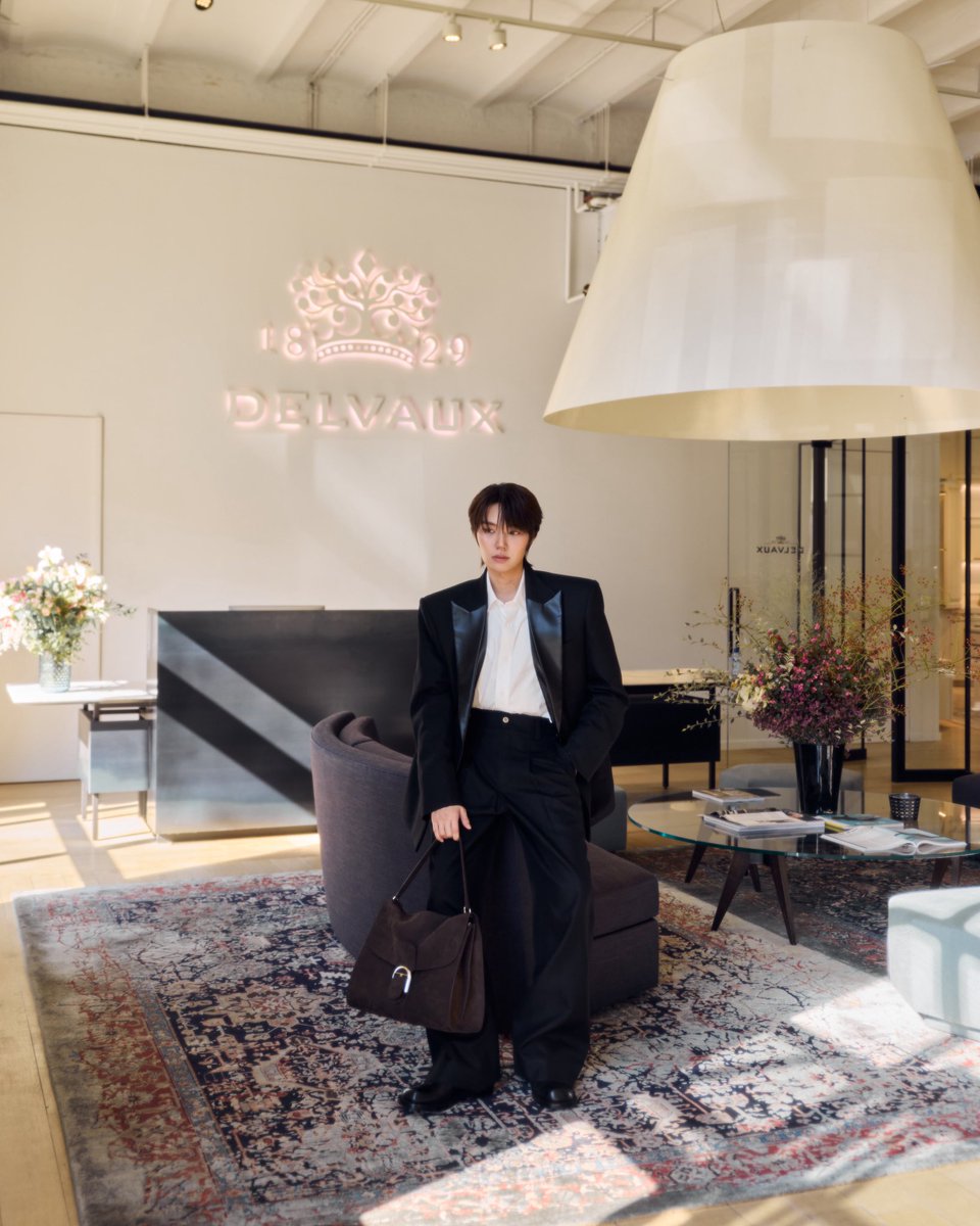 bailainknpverse's tweet photo. Delvaux's timeless heritage meets Namping Napatsakorn's unique charm.

A DELVAUX MOMENT WITH NAMPING

#NampingxDelvaux
#Delvaux
#nampingster
@nampingnapat @Delvaux https://t.co/PR2o1QmaUm