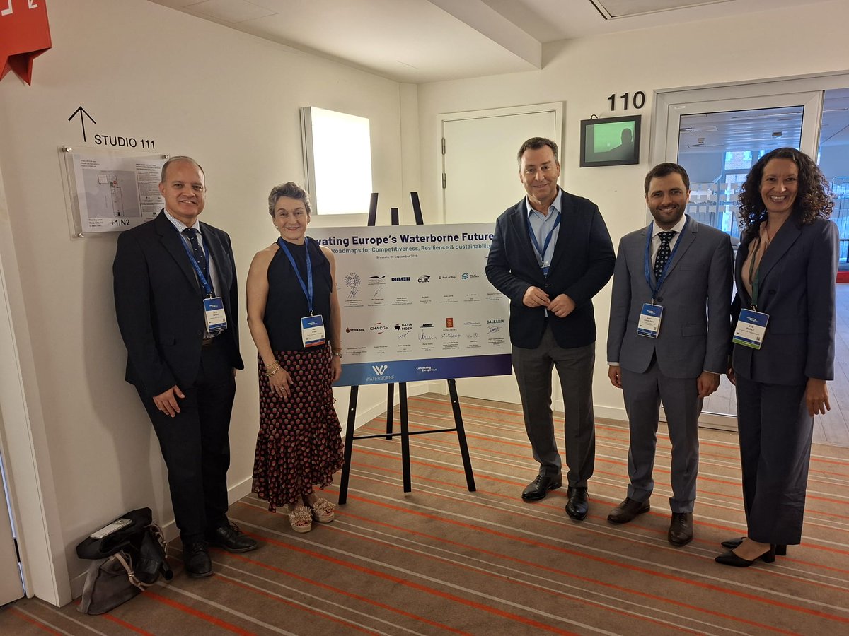 FValenciaport's tweet photo. 📍 Esta semana, hemos tenido el honor de participar en el evento de #WATERBORNE, celebrado en el marco de los Connecting Europe Days 2026 en Bruselas, donde se entregaron los Technology Roadmaps for Competitiveness, Resilience and Sustainability. 🌍⚓
 
ℹ️ La Fundación Valenciaport estuvo representada, junto a la Autoridad Portuaria de Valencia, a través de su presidenta, Mar Chao, y de Baleària, con Javier Cervera, director de Relaciones Institucionales y Transición Energética y presidente de la Alianza Net-Zero MAR.
 
Desde la Fundación Valenciaport nos gustaría agradecer a Jaap Gebraad y al equipo de @WaterborneTP por liderar esta iniciativa. Así mismo, nos gustaría reconocer de manera muy especial a nuestro compañero Jorge Lara por sus valiosas contribuciones en la hoja de ruta sobre ecosistemas portuarios, que ayudarán a orientar el despliegue tecnológico del sector durante las próximas décadas.
 
#ConnectingEuropeDays #CEFDays #MaritimeInnovation #Decarbonisation #Ports #Valenciaport #FundacionValenciaport #Balearia #NetZeroMAR #BlueEconomy #EUTransport #GreenTransition #MaritimeSector