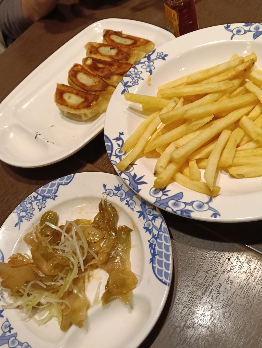 ZTMY_8810's tweet photo. バミ飲み🍺
つかバーミヤンで二郎系食えるの最高すぎる！
二郎系をビールで流し込むのマジ犯罪級にうめぇ https://t.co/kf9bz0J1tv