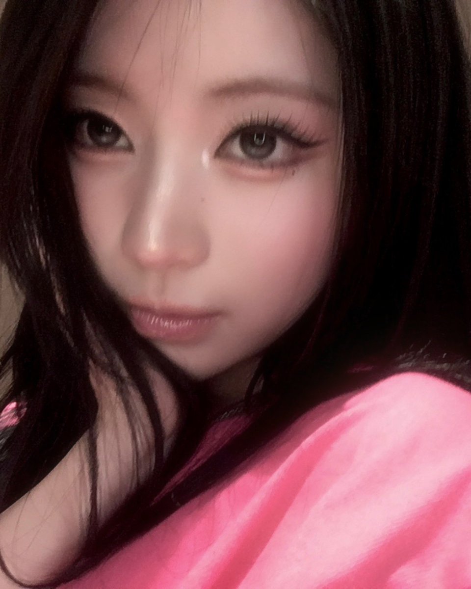 fairyasa37's tweet photo. pretty girl in pink 💘 https://t.co/3qfxnIHEPh