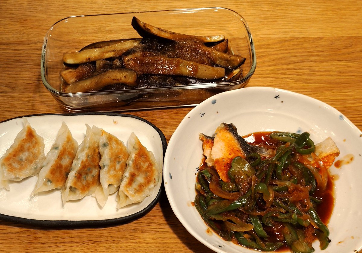 happyworks0_0's tweet photo. 待ってましたのLIVE配信！
今月は

〇なすのおろし和え
〇れんこん餃子
〇秋鮭の中華あんかけ

秋らしい3品で見た目もおなかも満たされ❣️さらに心平ちゃんや皆さんのおかげで心も満たされ〜っ
⸜(*⌒▽⌒* )⸝ ﾔｯﾎｲ

 #栗原心平
 #心平チャン
 #ゆとりの空間チャンネル https://t.co/vcDb24HMjO