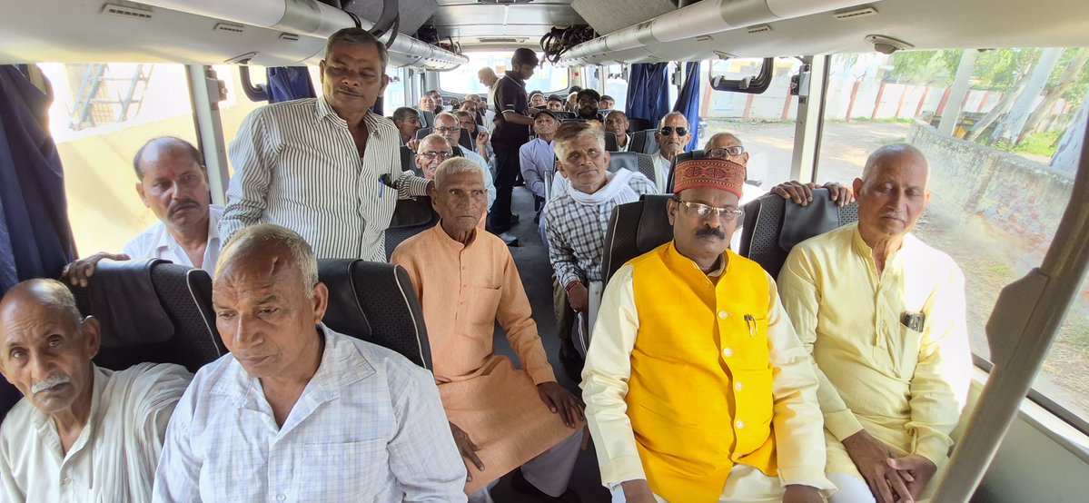 SinghSyana's tweet photo. आज राष्ट्रीय खाद्य सुरक्षा एवं पोषण मिशन योजनान्तर्गत कृषि विभाग, बुलन्दशहर द्वारा आयोजित राज्य के बाहर कृषक भ्रमण एवं प्रशिक्षण कार्यक्रम के तहत किसानों के दल को झंडी दिखाकर ग्वालियर, मध्य प्रदेश के लिए रवाना किया
#devendrasinghlodhi #विधानसभा_क्षेत्र_स्याना https://t.co/LfssS4Uptq