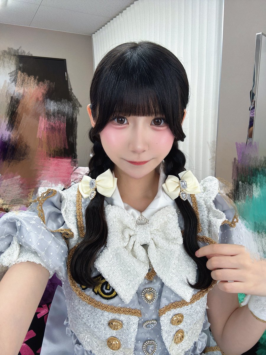 iON__kuria_'s tweet photo. 本日は『HEROINES FES AUTUMN』ありがとうございました！

雨の中来てくれてありがとう🥲☔️
最近は7曲MCなしとか、単独が多かったから6曲MCありですごく心も体力も余裕もって落ち着いてライブできて楽しかった♪
今日は三つ編みをしてみました！🎀前髪も久しぶりの分けなしで新鮮なかんじ！
特典会もゆっくりお話できてしあわせだったよー！！
今日もありがとう🤍