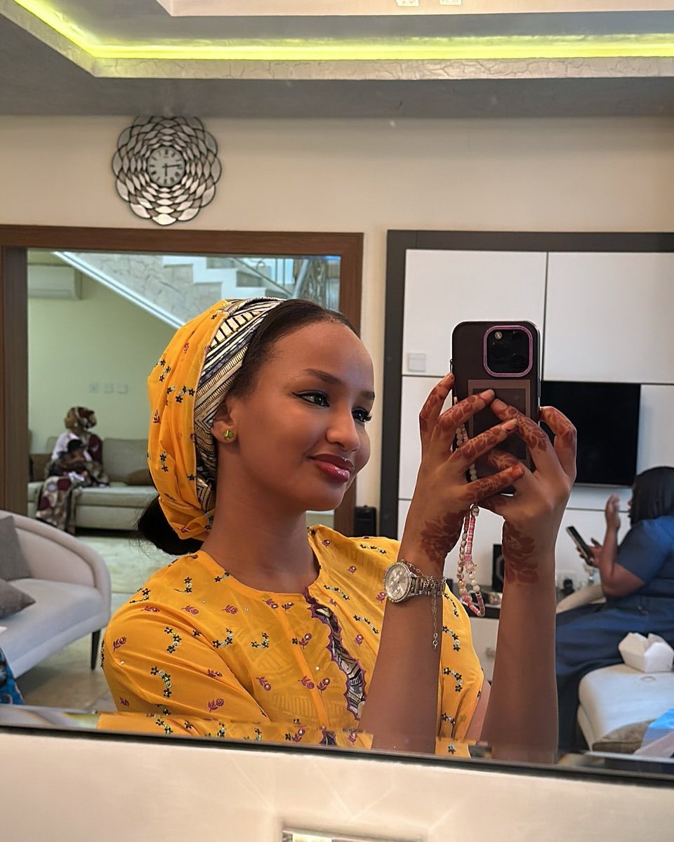 MaryamNazeef_'s tweet photo. Hiii👋

How do you like my dress today https://t.co/TpvSiE5yAg
