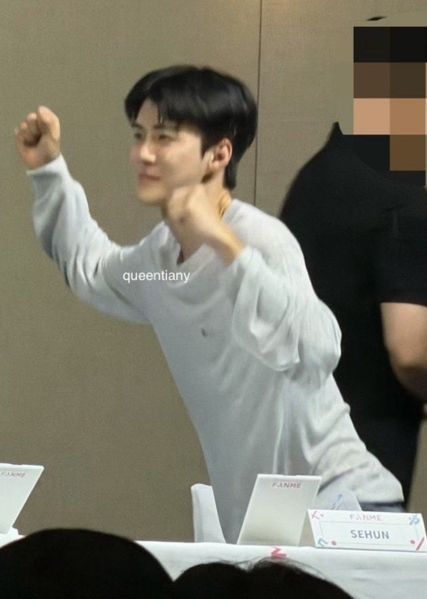 huncheek's tweet photo. 🤏🏻🤏🏻 https://t.co/ahjD2gEwl5