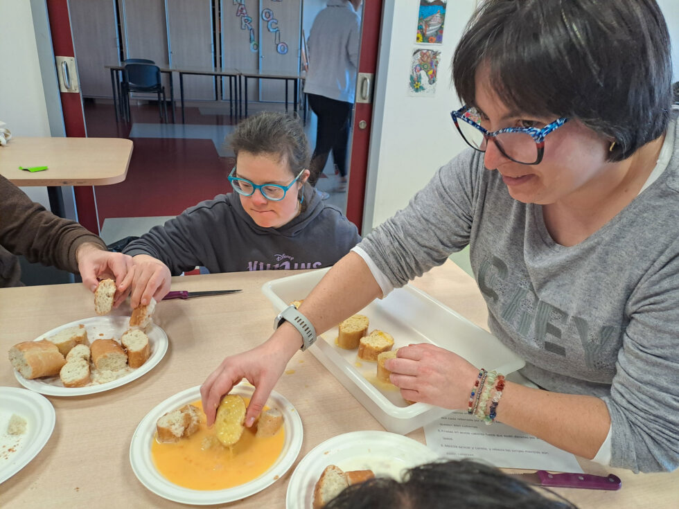 FundacionDfa's tweet photo. 📢82 #personascondiscapacidad intelectual disfrutan de ocio amistad y tiempo para familias en los primeros 6 meses del programa de respiro-FIIS
🔗https://t.co/q77t96gr9E
*Proyectos entidades sin ánimo de lucro. Dirección General de Familia Infancia y Natalidad. Gobierno de Aragón https://t.co/ONPB53xUxA