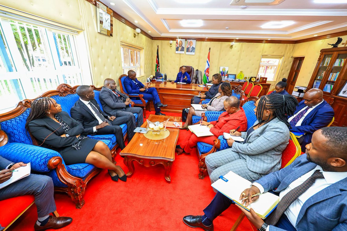 MartinMk69's tweet photo. Gavana Wamatangi met legal teams from the Intergovernmental Relations Technical Committee (IGRTC) and the Postal Corporation of Kenya (PCK) as part of ongoing efforts toward an out-of-court solution that would allow Posta to sell part of its land https://t.co/R25kMlWl2S
