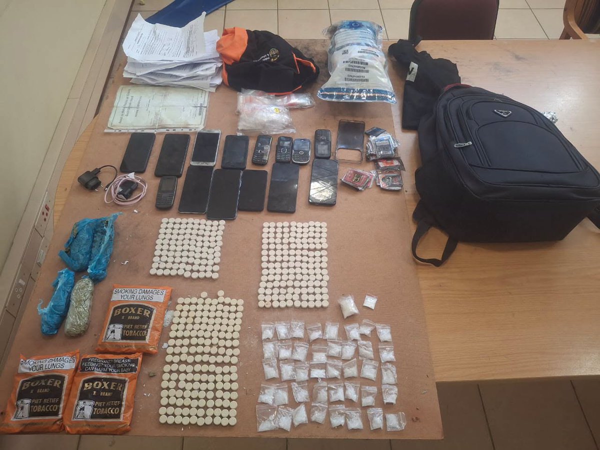 SAPoliceService's tweet photo. #sapsWC [WYNBERG POLICE ARREST 42-YEAR-OLD CLEANER FOR POSSESSION OF DRUGS IN COURT]
Wynberg #SAPS members received intelligence about a cleaner, employed at Wynberg Magistrate’s court who intended to hand over contraband to a detainee on Monday, 28/09.

They went to the mentioned court at about 07:30 and caught the suspect in the act. Police seized a bag containing 88 mandrax tablets, 10 packets of tobacco, seven packets of crystal meth, five packets of dagga, a cellphone with two sim cards and a charging cable. The 42yr-old male suspect was arrested on the spot for possession of illegal drugs.

On Tuesday, 29/09, the members conducted a search at the suspect’s office in the court building. They found a bag that allegedly belongs to the suspect and inside were 402 mandrax tablets, 41 sachets of crystal meth, one packet of cocaine, five packets of dagga, 14 cellphones with 16 various network sim cards and two cellphone chargers. The bag with its contents was seized and booked in as exhibit.

The suspect will make his first court appearance before the Wynberg Magistrate’s court on Wednesday 30/09. #DrugsOffTheStreets ME
https://t.co/xIHycwjdSx