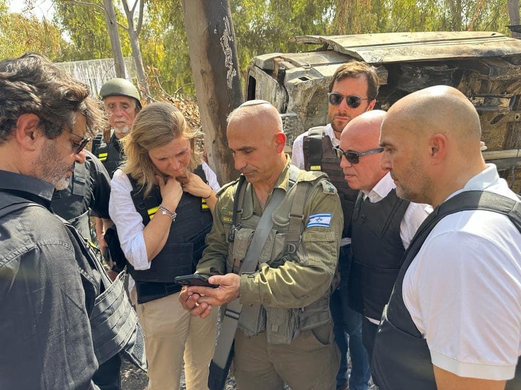 Steve319447's tweet photo. @YaelBRAUNPIVET Point commun entre le skinhead qui n'est là que par nepotisme Jordan #Bardella  et Yael Braun #Pivet, des suceurs inconditionnels de l'extreme-droite sioniste, du crimimel de guerre inculpé par la CPI Benyamin #Netanyahou https://t.co/OeTSdfFiYa