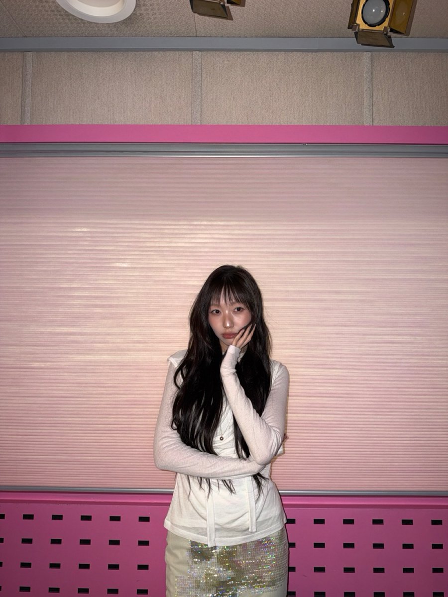 allmyanecdotes's tweet photo. 260930 박소현의 러브게임

@iloveryu_jpg

#RyuSujeong #류수정 
#ALL_THE_COLORS_I_AM 
#Diamond https://t.co/MOhz3rc0Zv