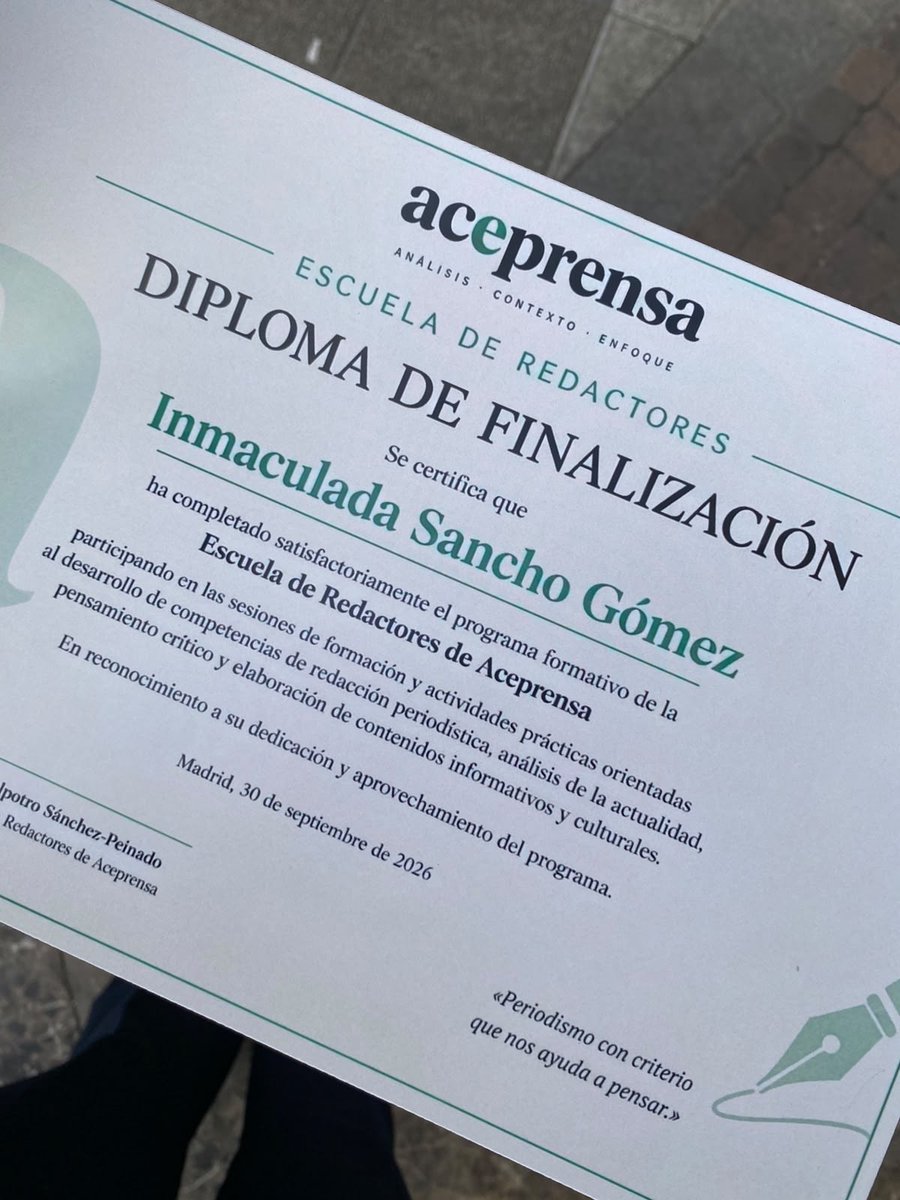 Aceprensa's tweet photo. Hoy despedimos a Inma, que ya tiene su título de la Escuela de Redactores ✍️. 

¡Gracias por formar parte de esta experiencia!

Y si tú también quieres aprender a escribir en un medio real, con encargos y correcciones profesionales, solicita tu plaza: https://t.co/1ITiYFxOFQ https://t.co/k3UwnJagvX